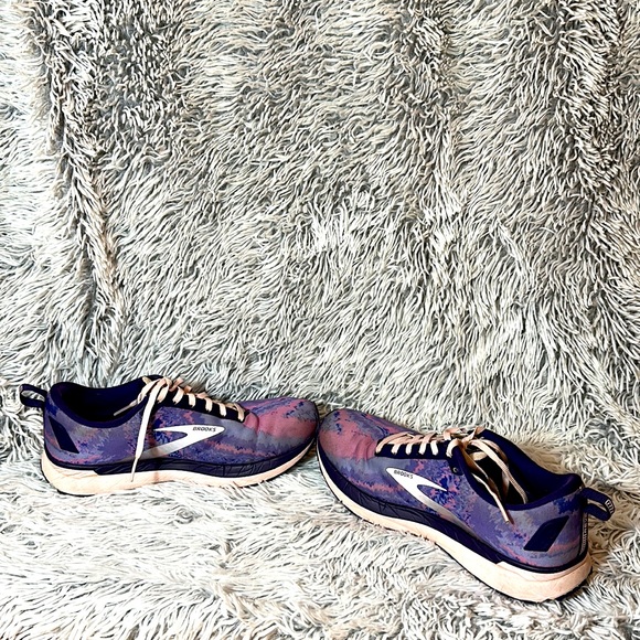 Brooks Women's Revel 5 Running Shoe - Picture 2 of 3